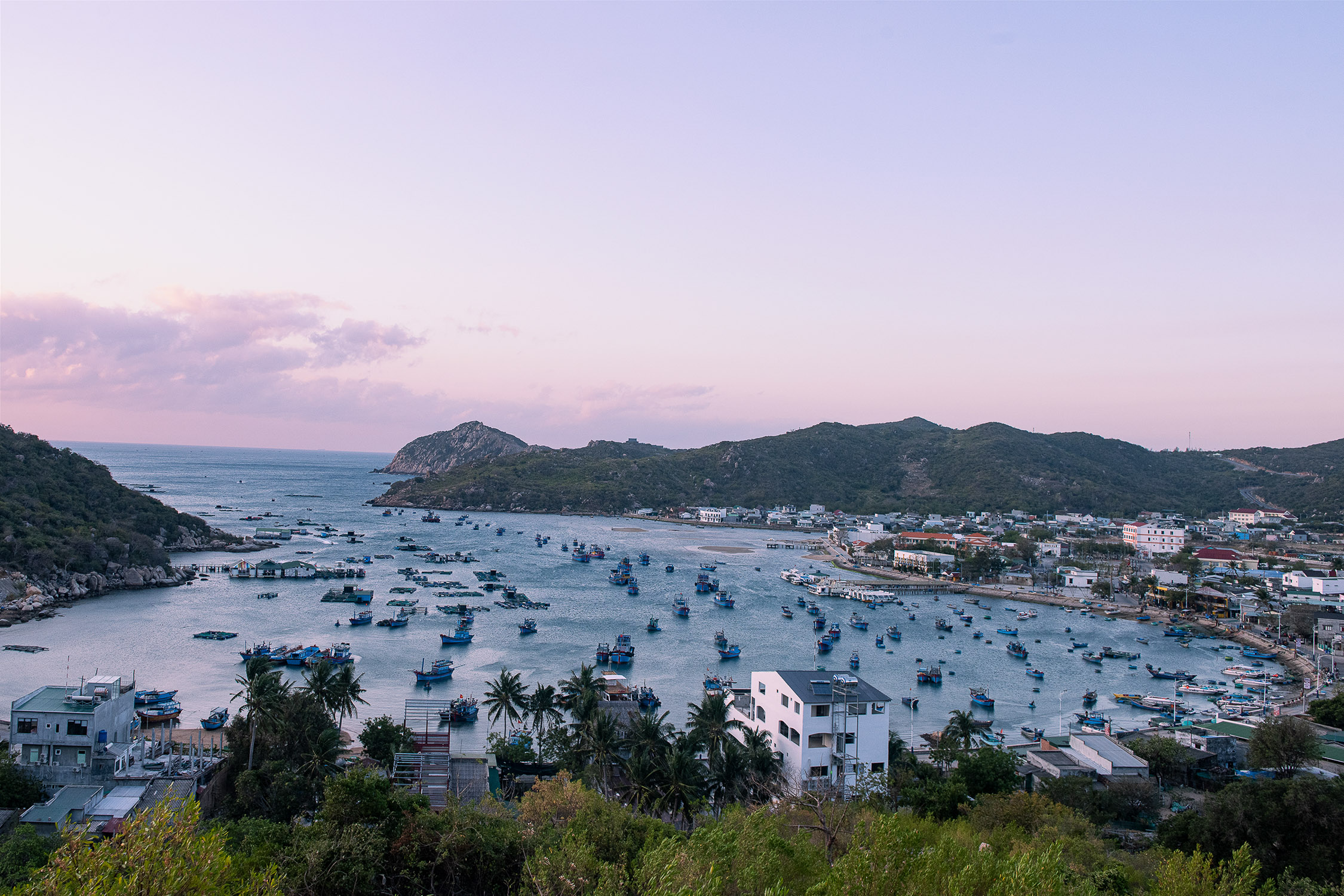 Vinh Hy sunset harbor