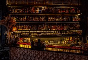 Ton That Dam Snuffbox Bar